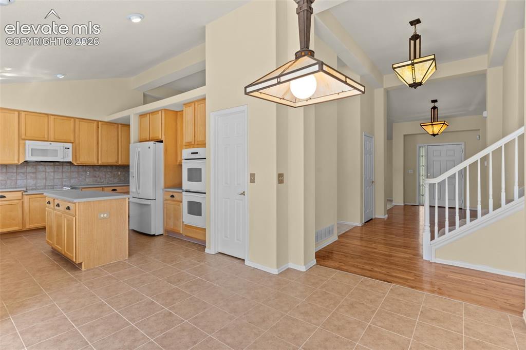 Image 9 of 43: Kitchen