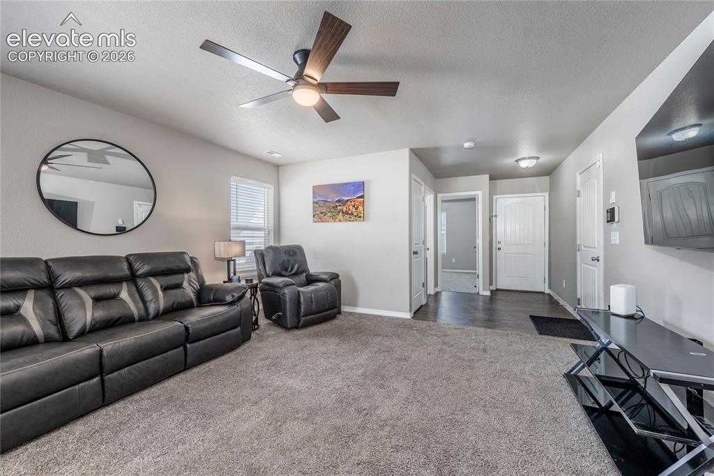 Image 7 of 13: Living Room