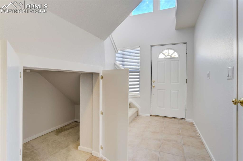 Image 23 of 50: Entry