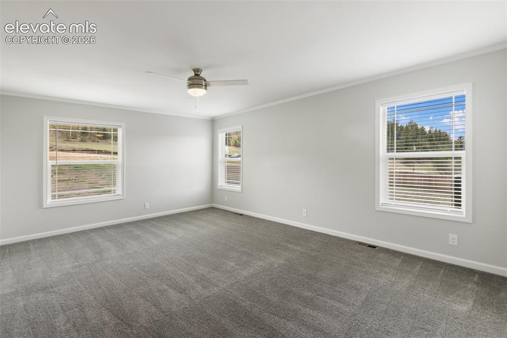 Image 16 of 45: Primary bedroom
