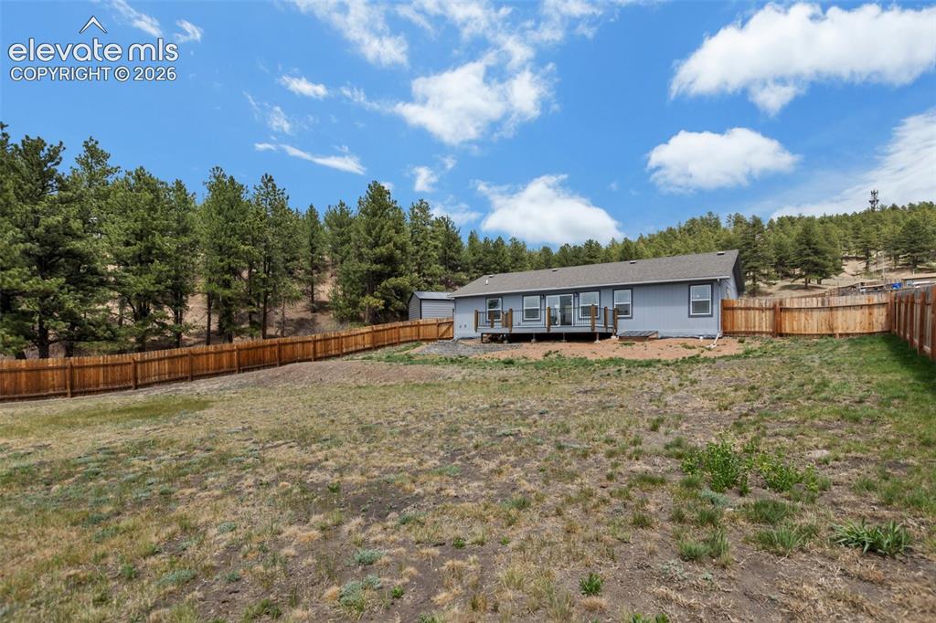 Image 35 of 45: Back yard!