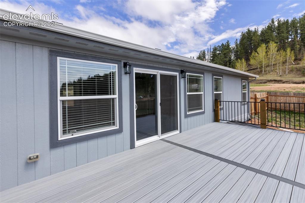 Image 43 of 45: Back deck