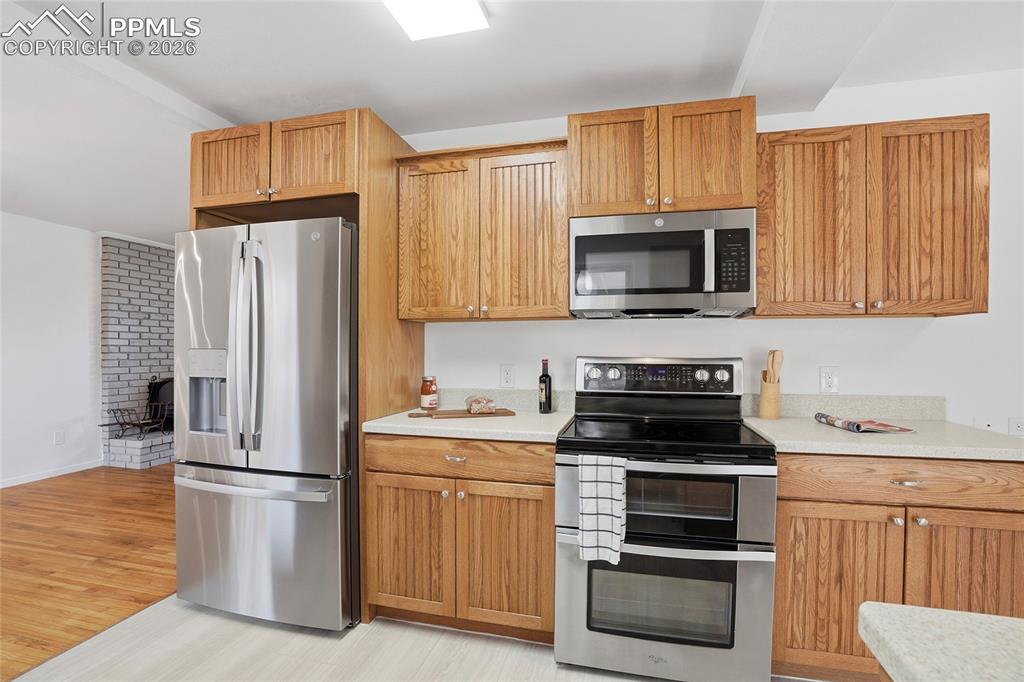 Image 10 of 29: Kitchen