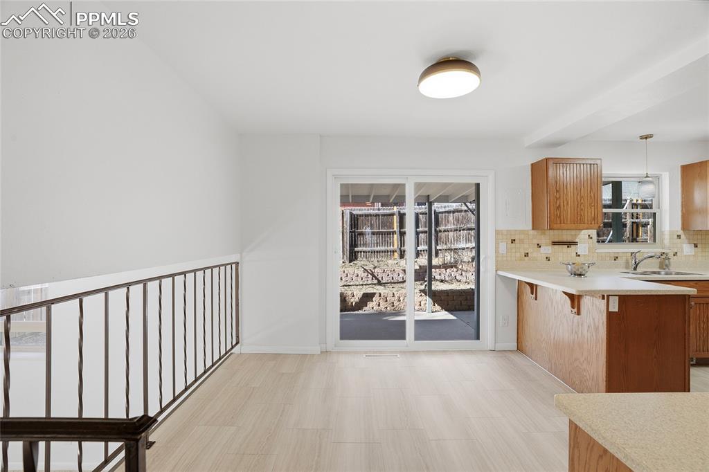 Image 11 of 29: Breakfast Area