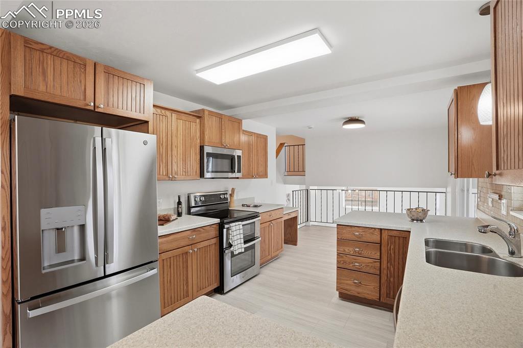 Image 2 of 29: Kitchen