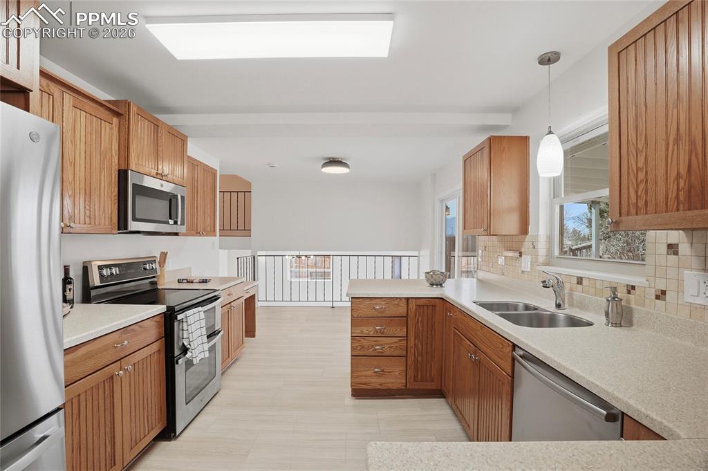 Image 8 of 29: Kitchen