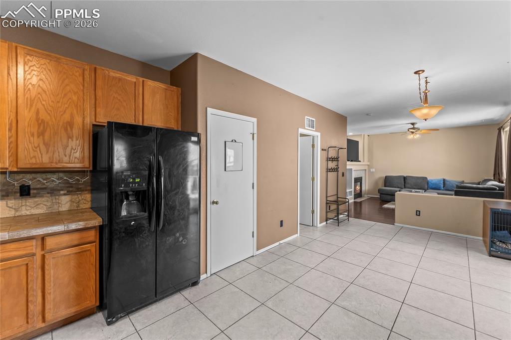 Image 13 of 44: Kitchen