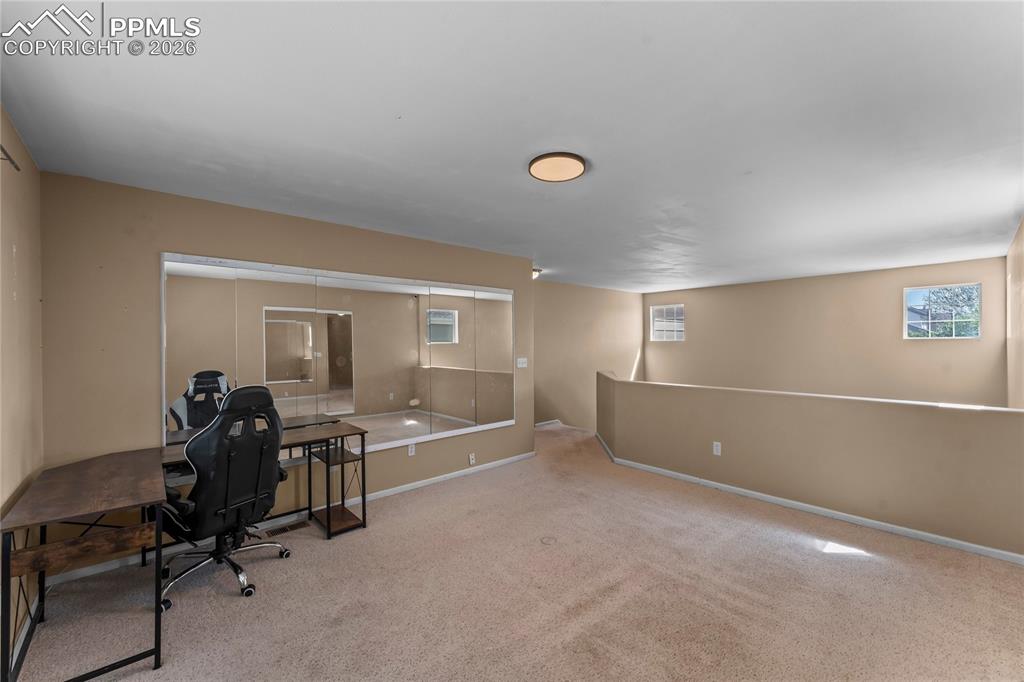 Image 16 of 44: Office