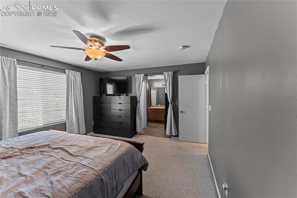 Image 21 of 44: Bedroom