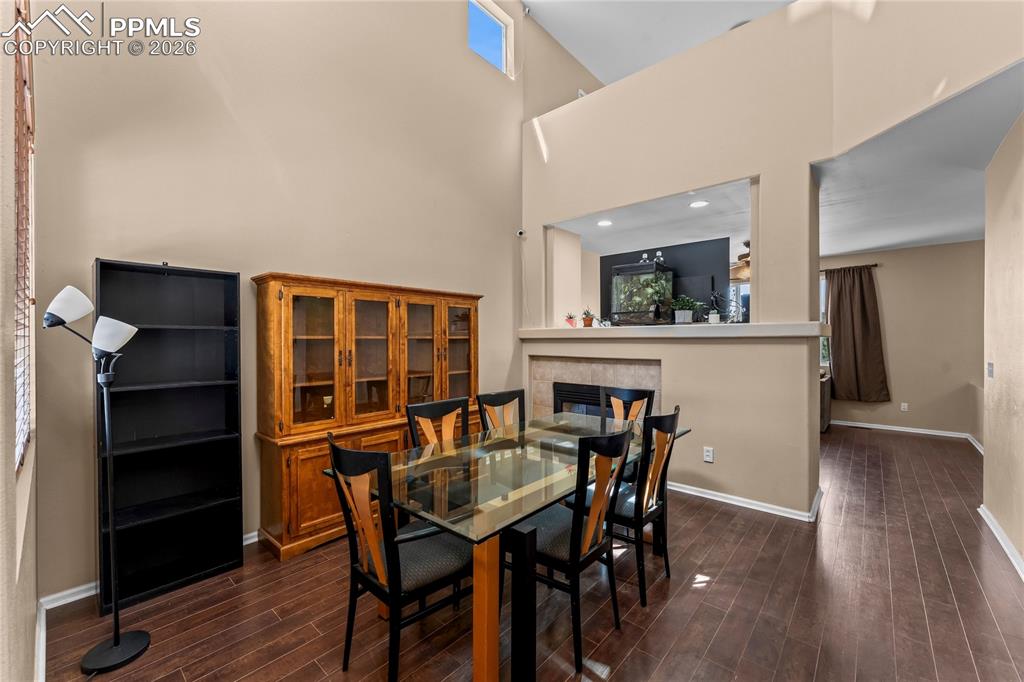 Image 4 of 44: Dining Area