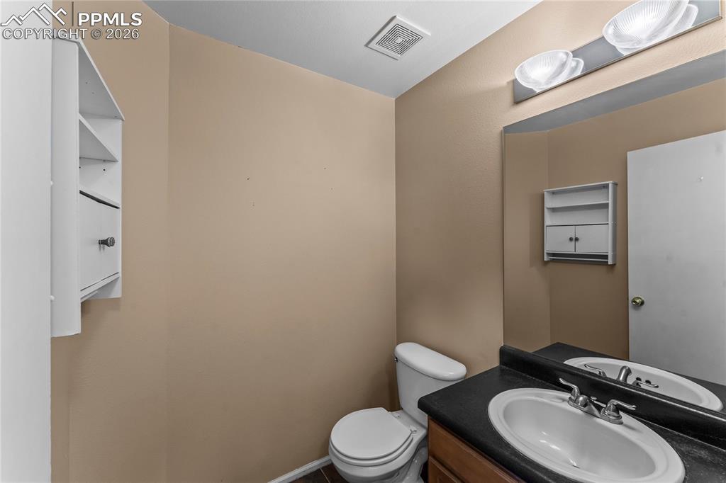 Image 6 of 44: Bathroom