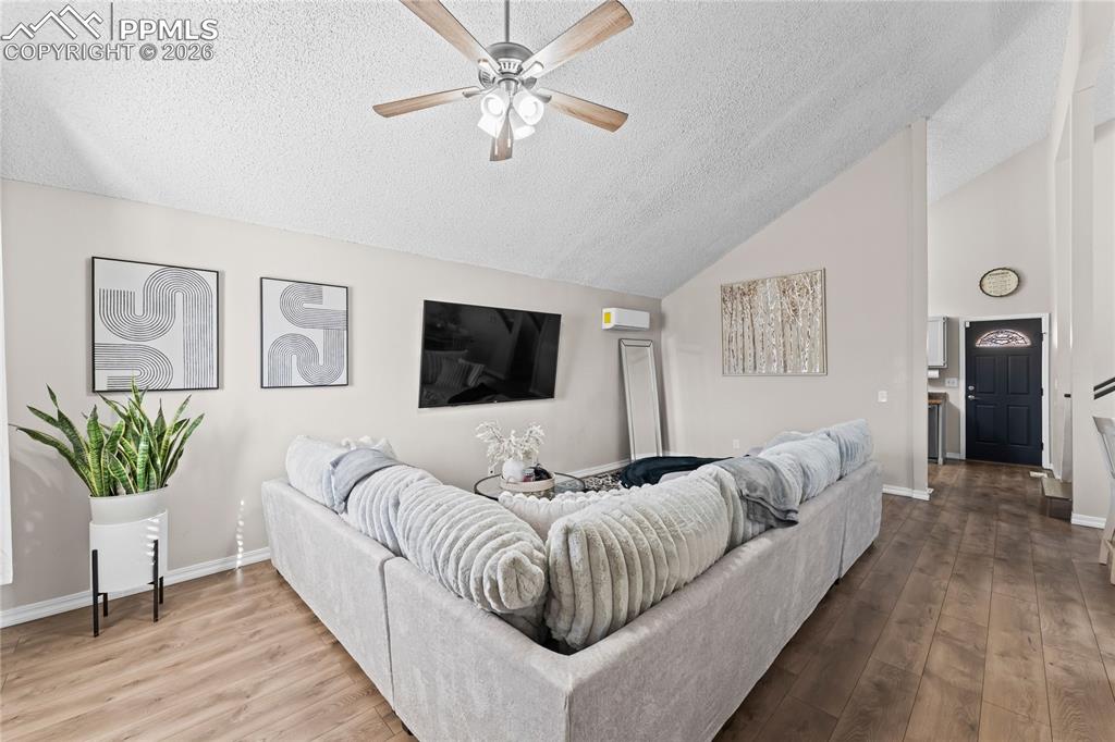 Image 3 of 32: Living Room