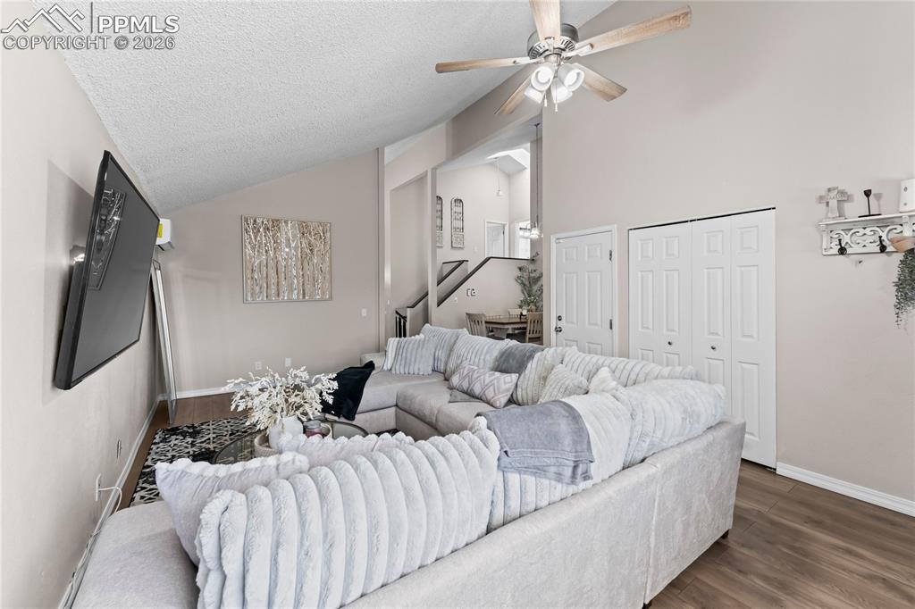 Image 4 of 32: Living Room