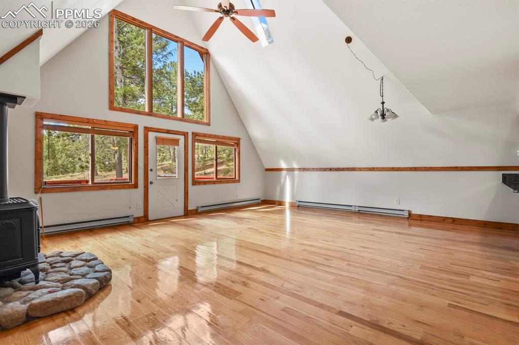 Image 11 of 50: Bonus Room