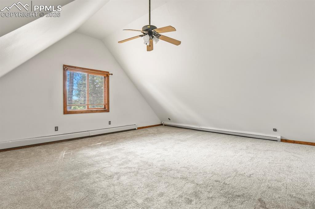 Image 30 of 50: Bonus Room