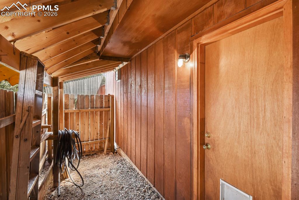 Image 41 of 50: Stable