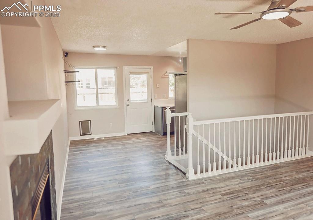 Image 7 of 38: Living Room (Looking Towards Kitchen, Eat-In & Walk-Out