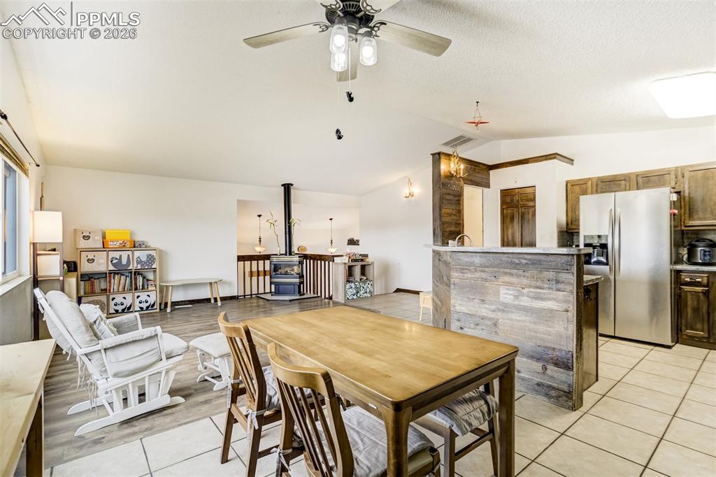 Image 15 of 49: Dining Area