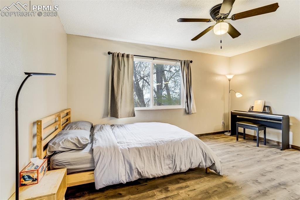 Image 20 of 49: Bedroom