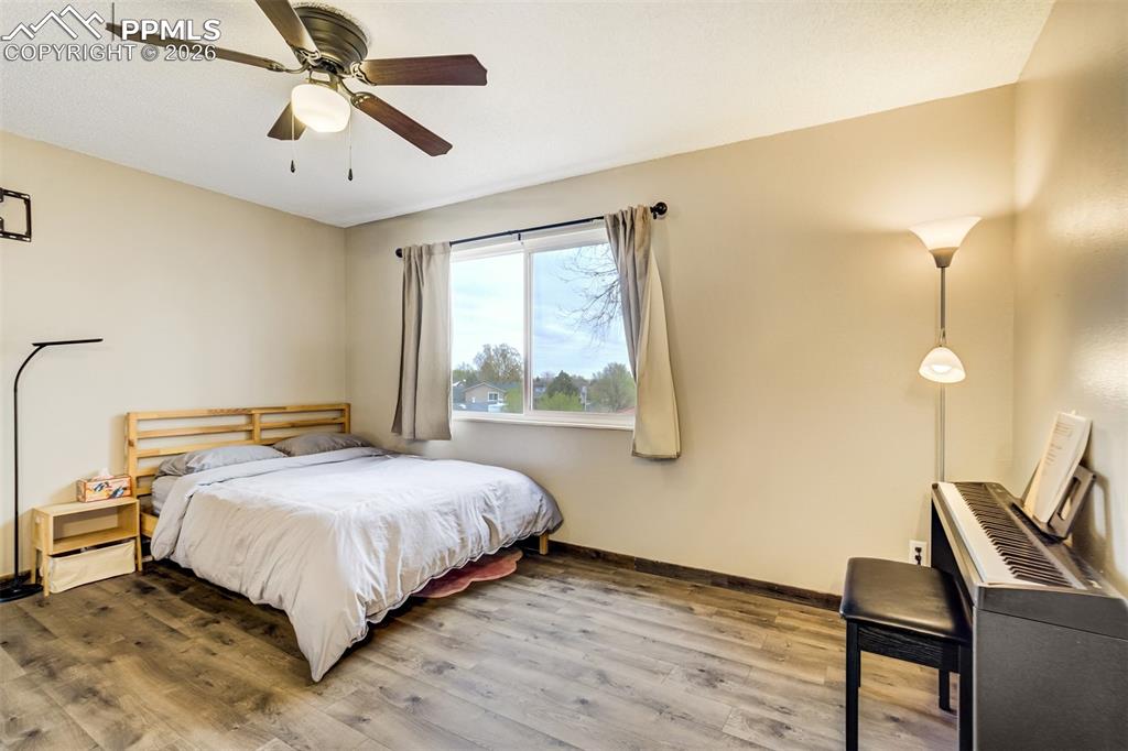 Image 21 of 49: Bedroom