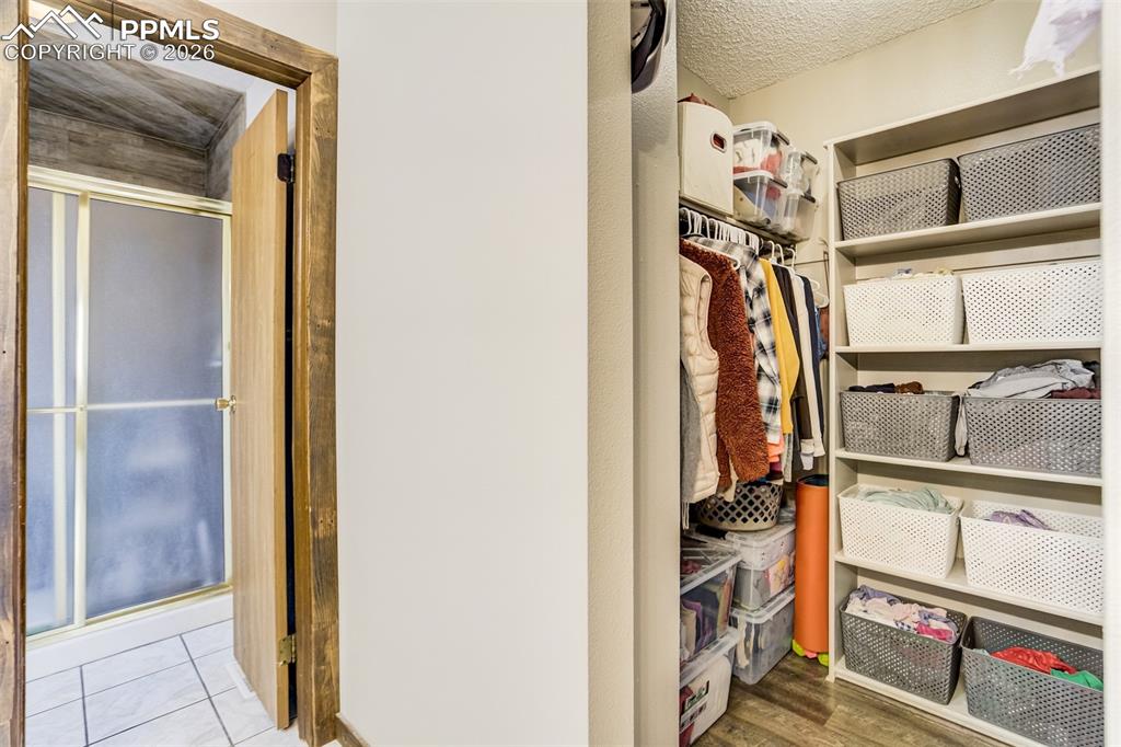 Image 24 of 49: Closet