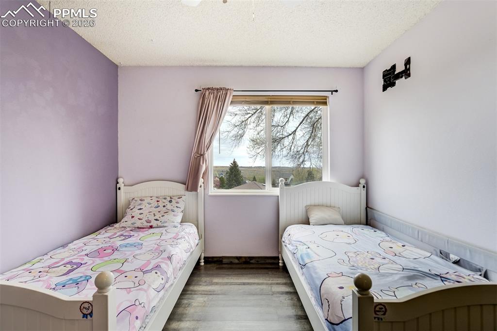 Image 27 of 49: Bedroom