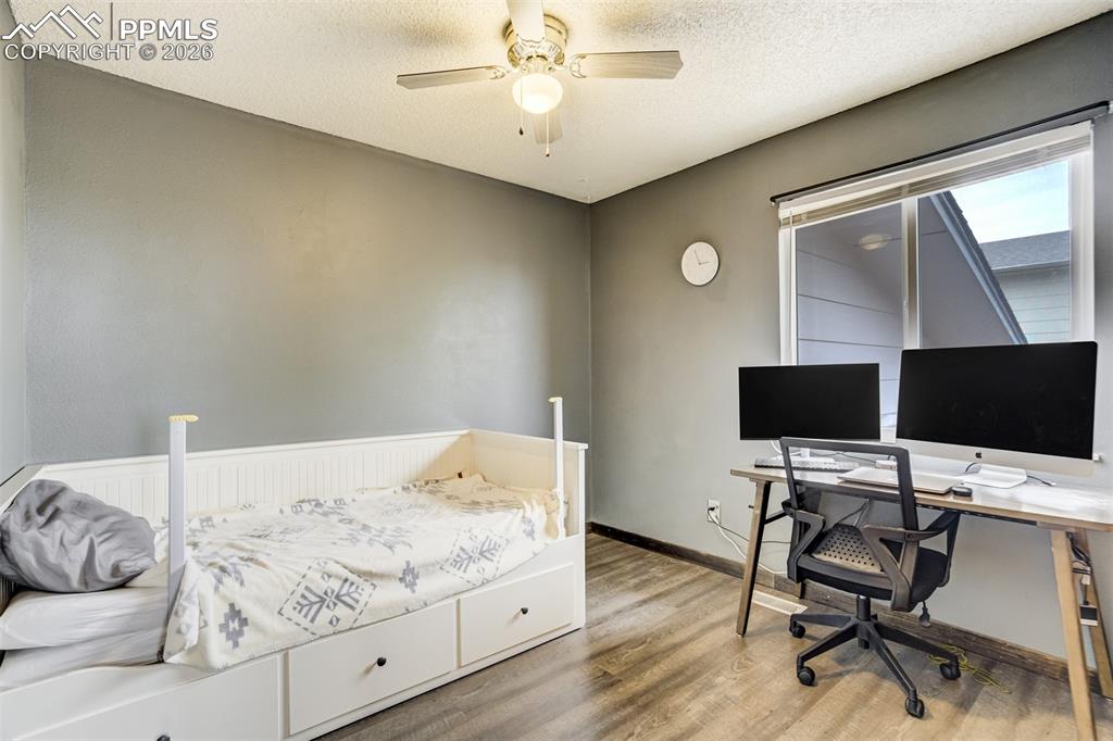 Image 29 of 49: Bedroom