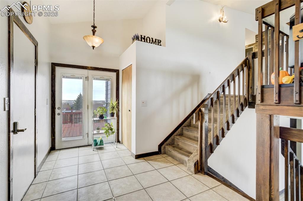 Image 3 of 49: Entry