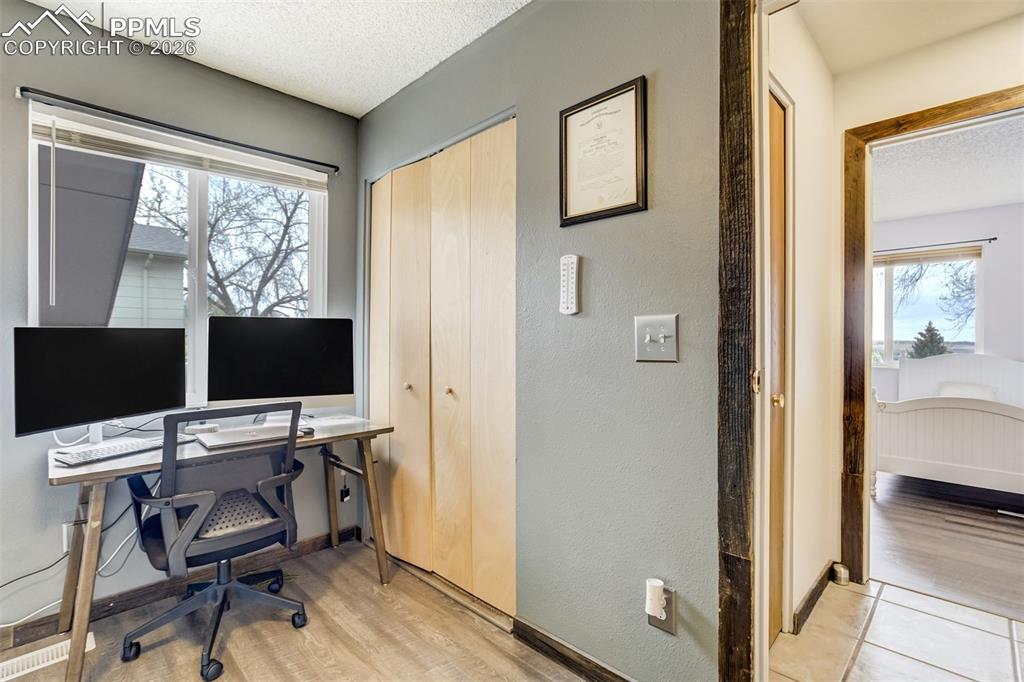 Image 30 of 49: Office