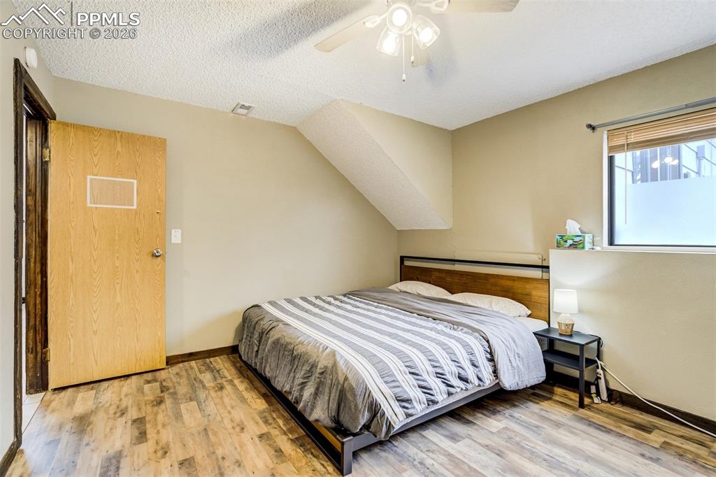 Image 40 of 49: Bedroom