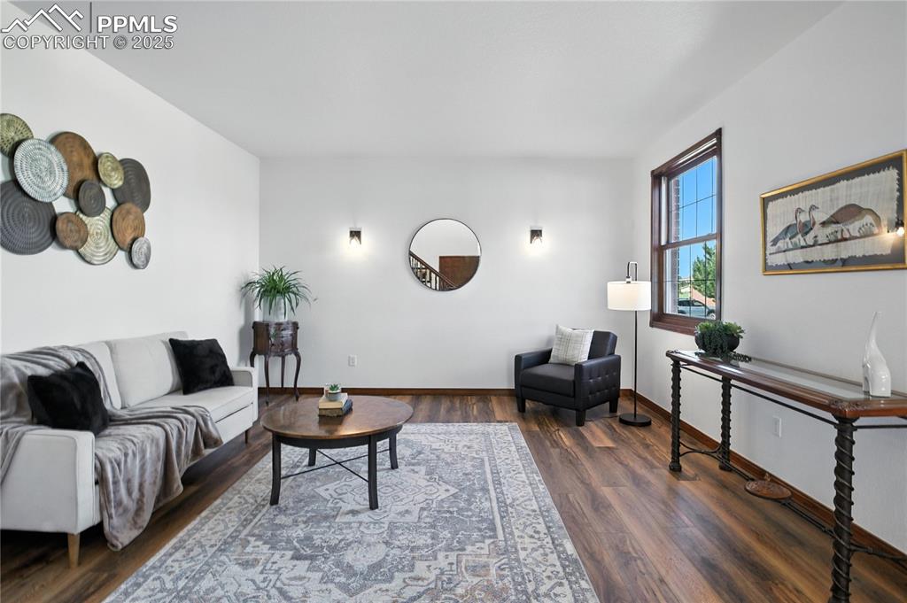 Image 11 of 50: Living Room