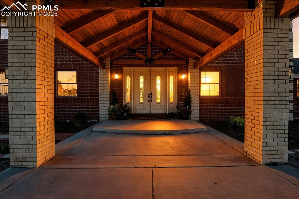 Image 2 of 50: Entry