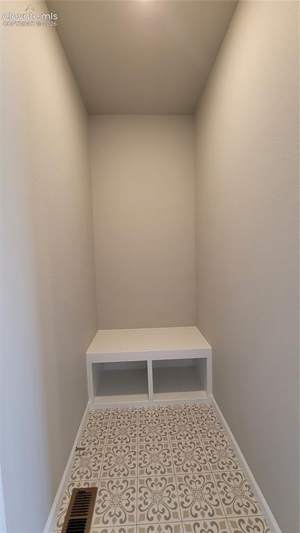 Image 13 of 50: Mud Room