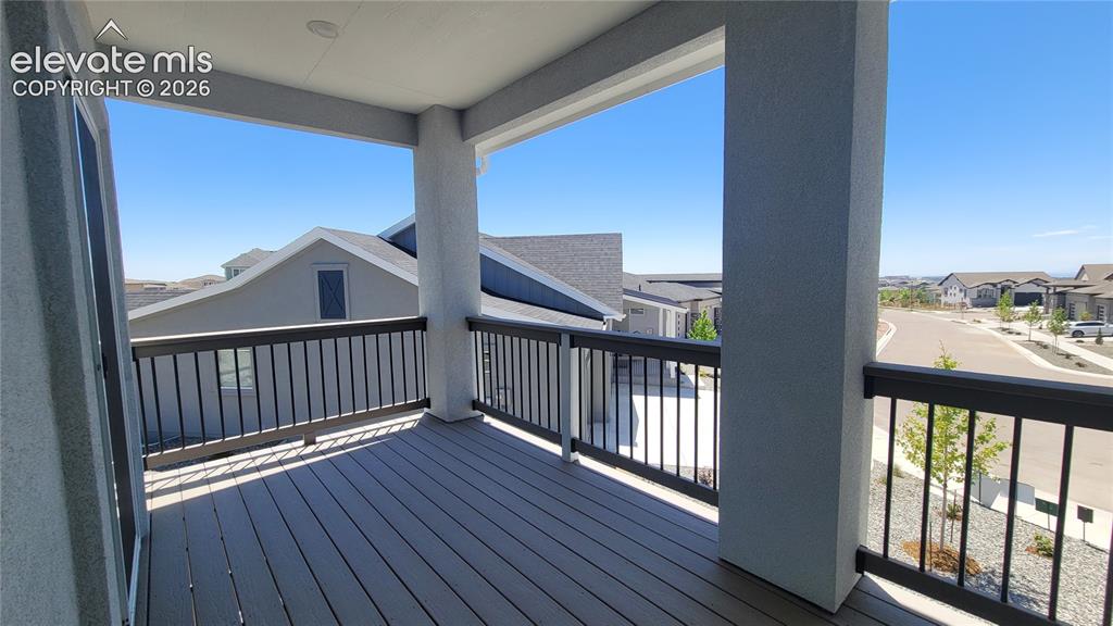 Image 16 of 50: Deck