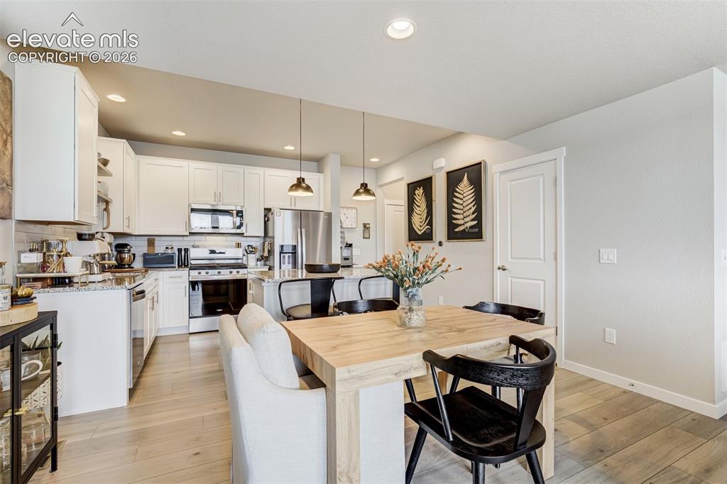 Image 10 of 49: Dining Area