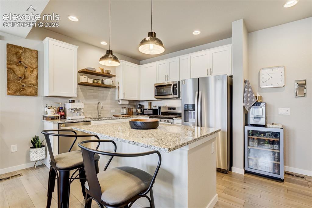Image 13 of 49: Kitchen