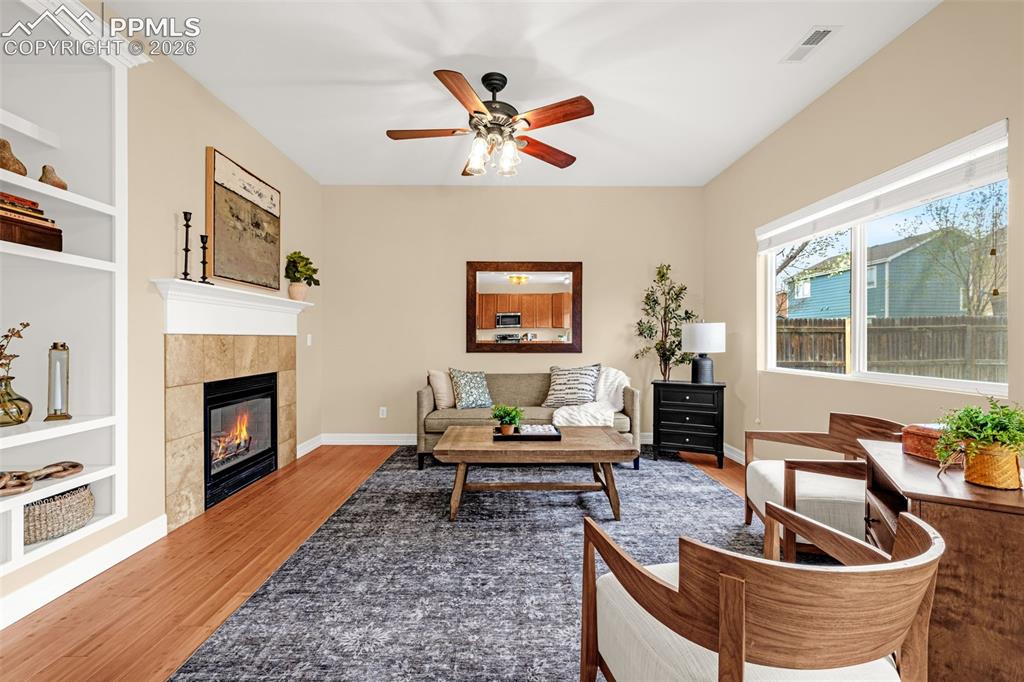 Image 10 of 36: Living Room