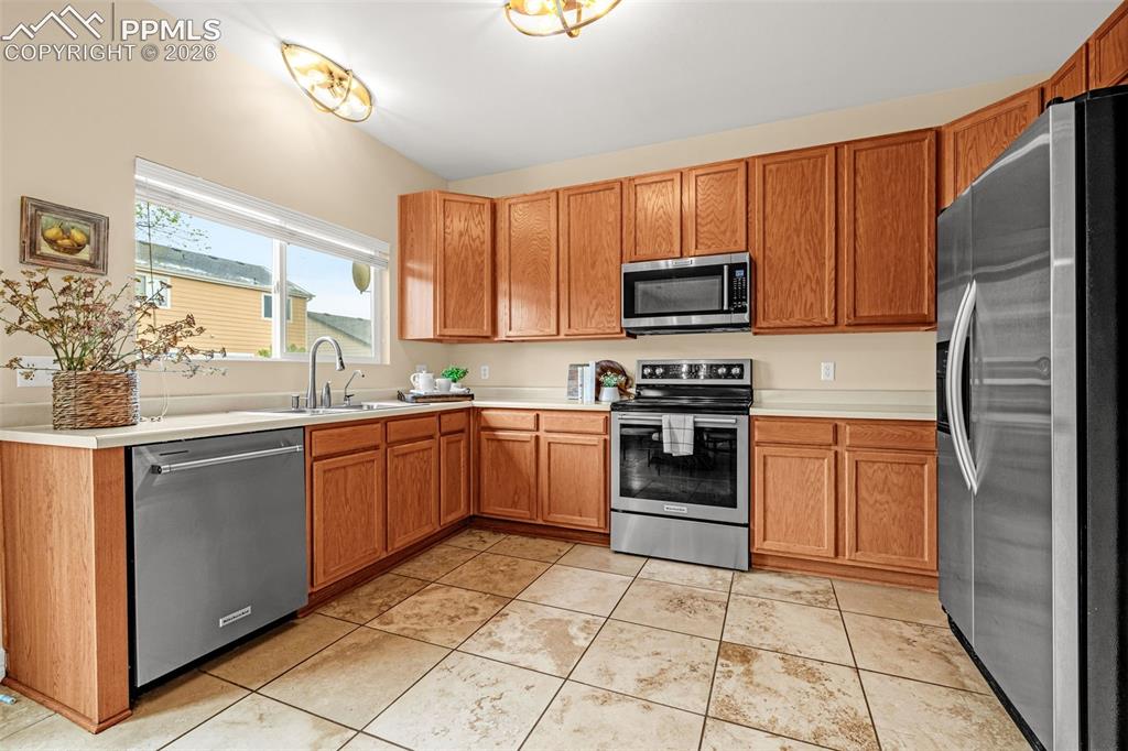 Image 8 of 36: Kitchen