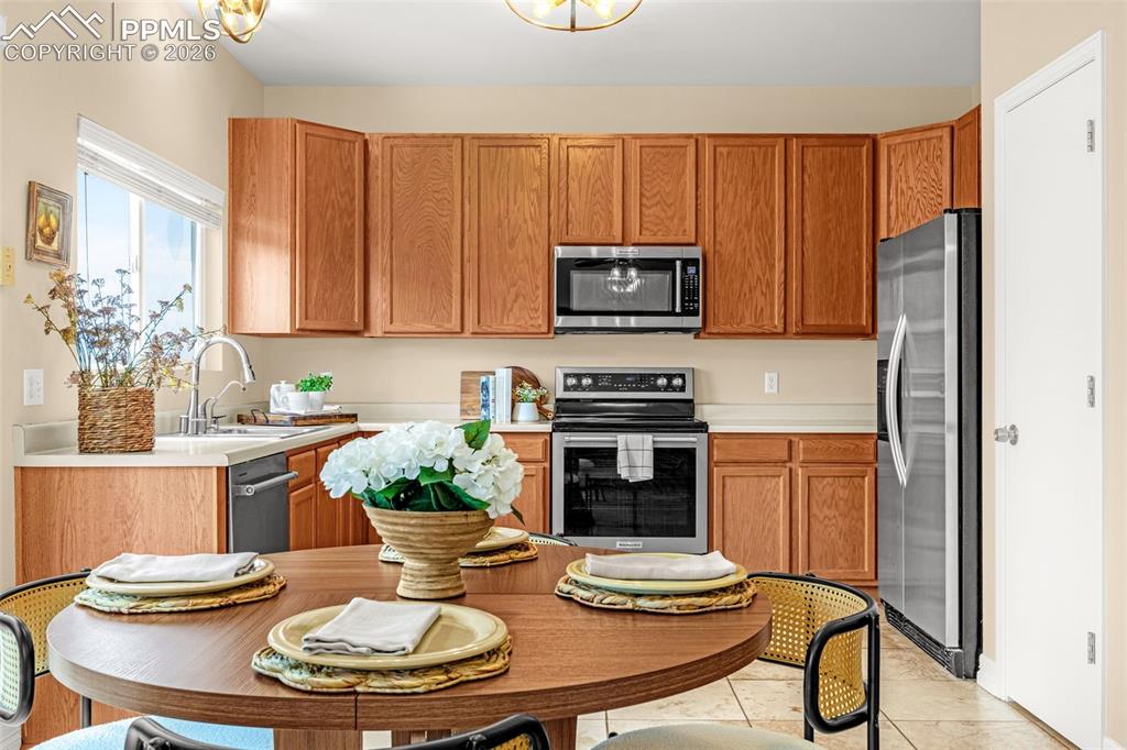 Image 9 of 36: Kitchen
