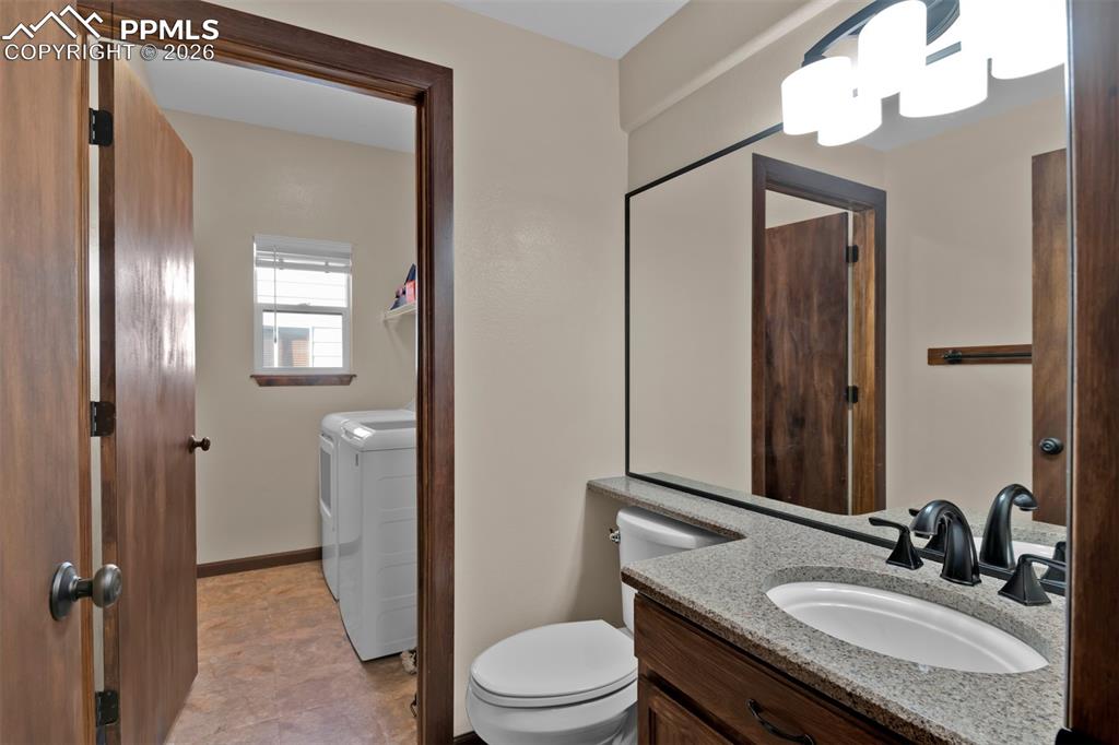 Image 15 of 50: Bathroom