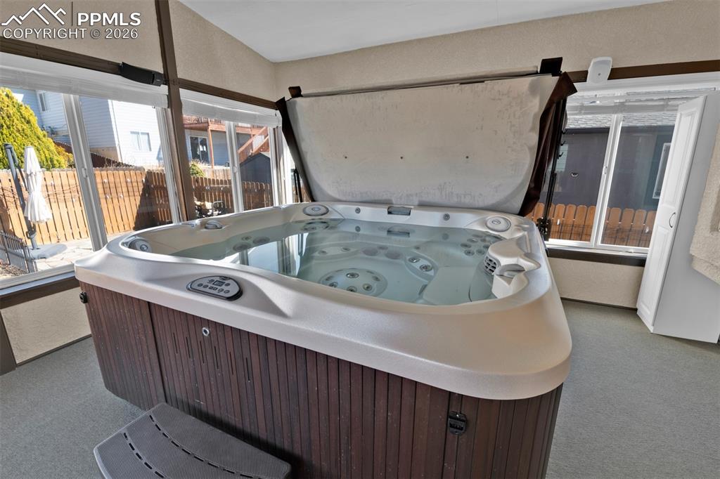 Image 38 of 50: Sun Room