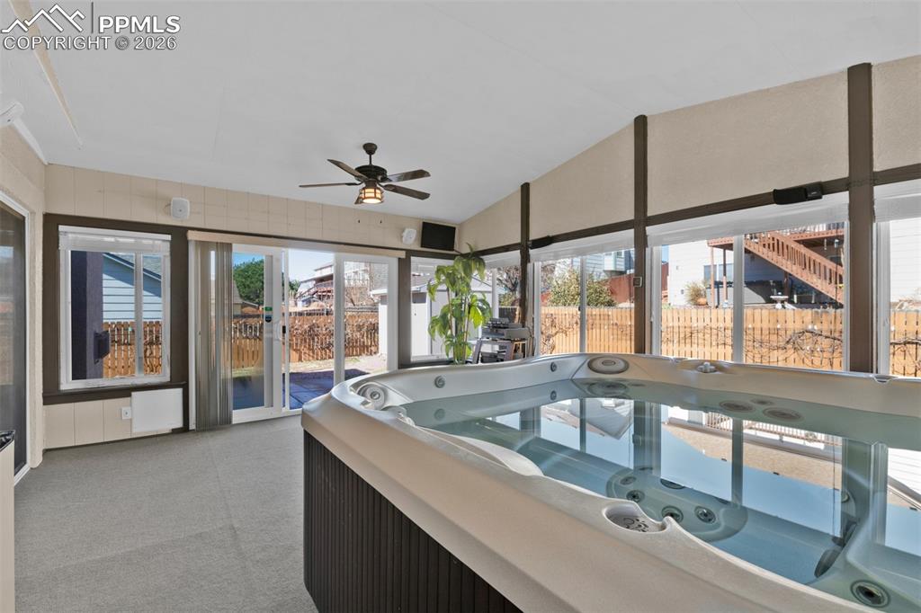 Image 39 of 50: Sun Room