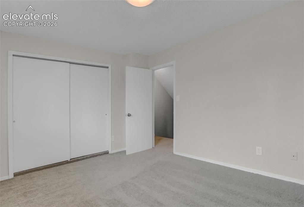 Image 15 of 28: Bedroom