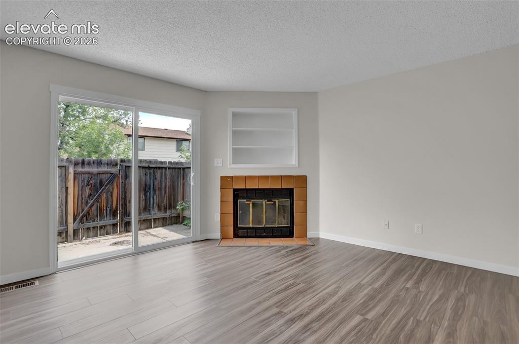 Image 7 of 28: Living Room