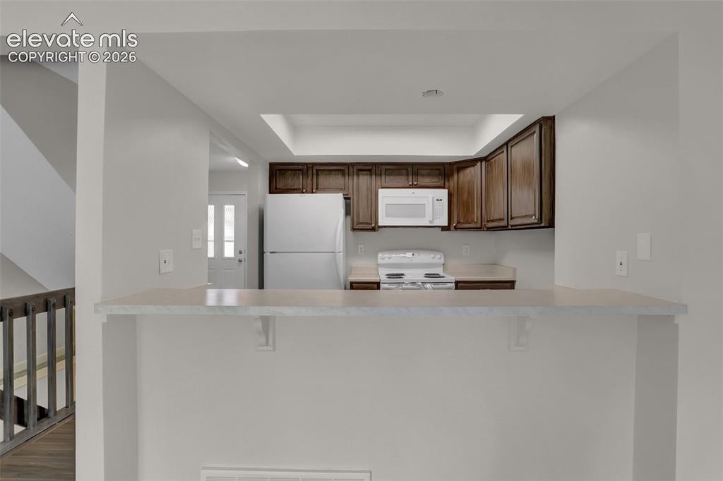 Image 8 of 28: Kitchen