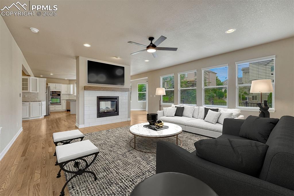 Image 10 of 49: Living Room