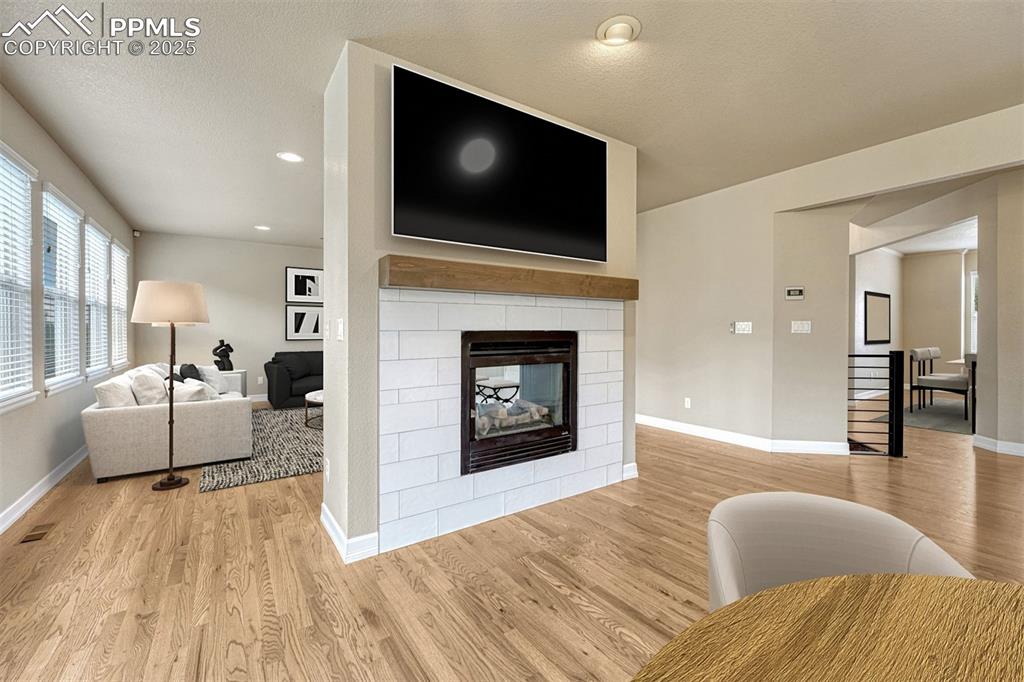 Image 13 of 49: Living Room