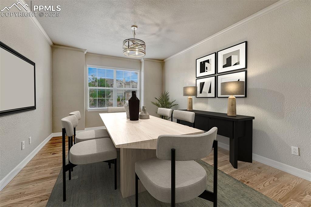 Image 20 of 49: Dining Area