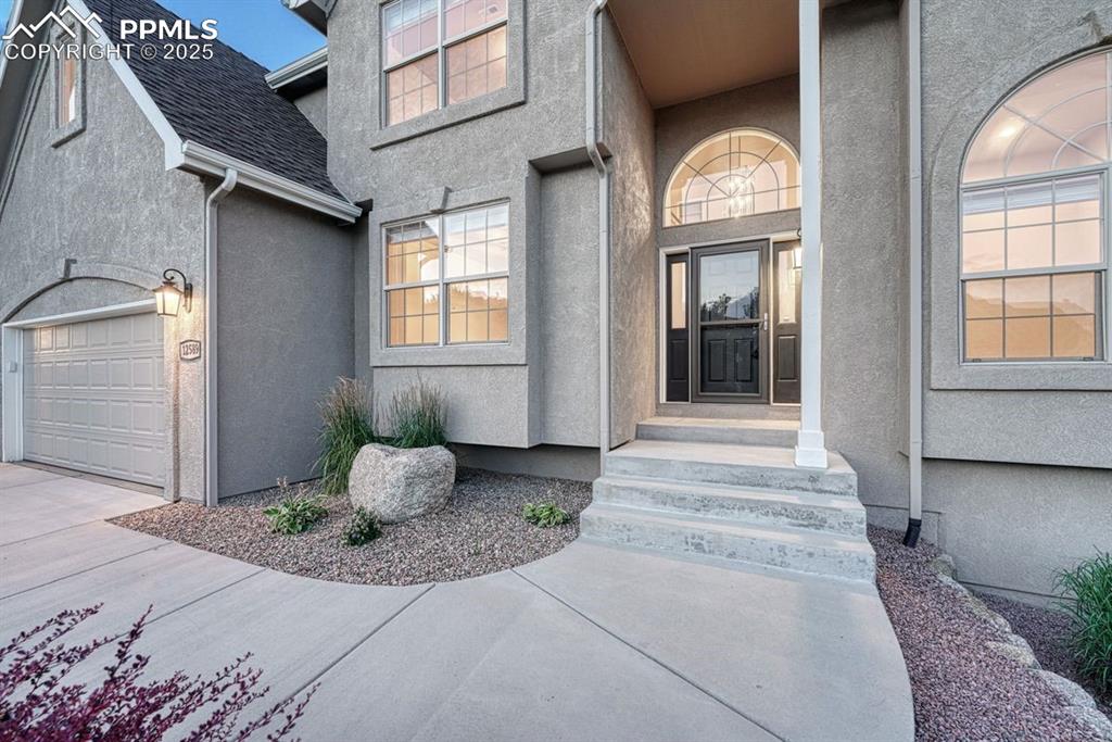 Image 7 of 49: Entry