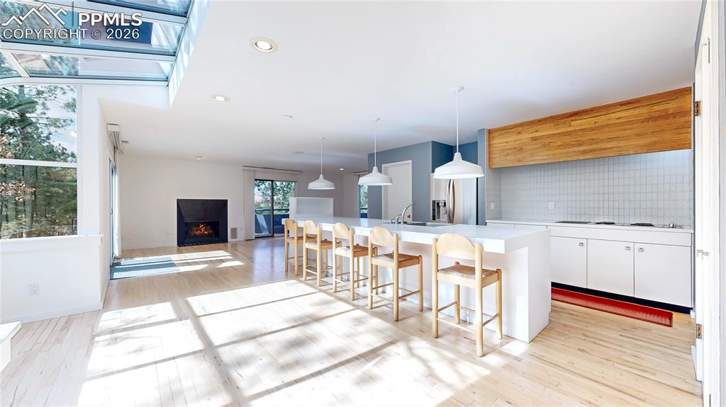 Image 15 of 44: Kitchen